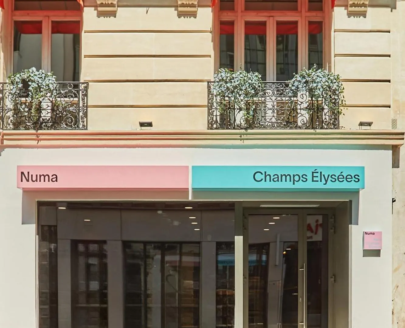 Numa Paris Champs-Elysees Aparthotel
