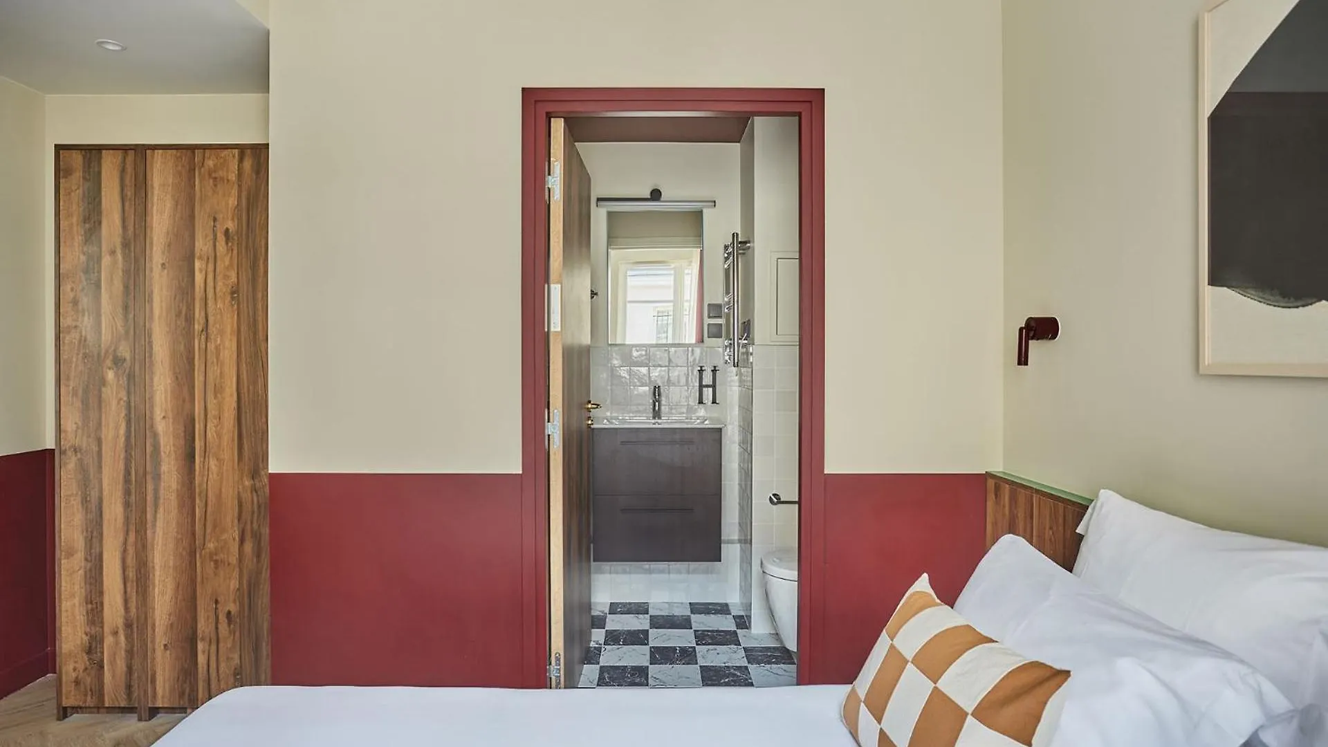 Numa Paris Champs-Elysees Aparthotel