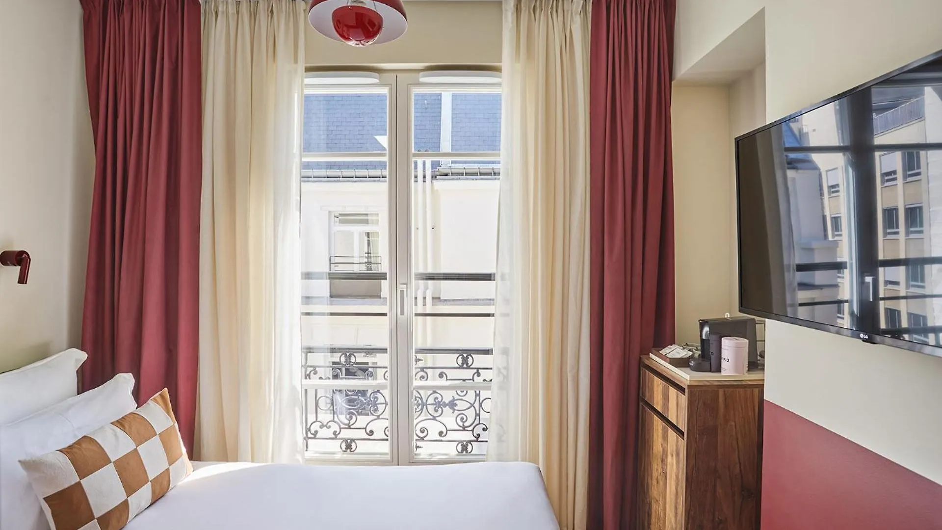 Numa Paris Champs-Elysees Aparthotel